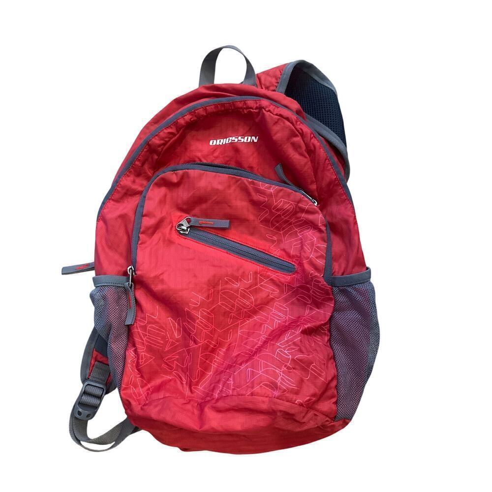 Oricsson Backpack/Daypack Red Lightweight Exterior Zip Pocket and Side Pocket